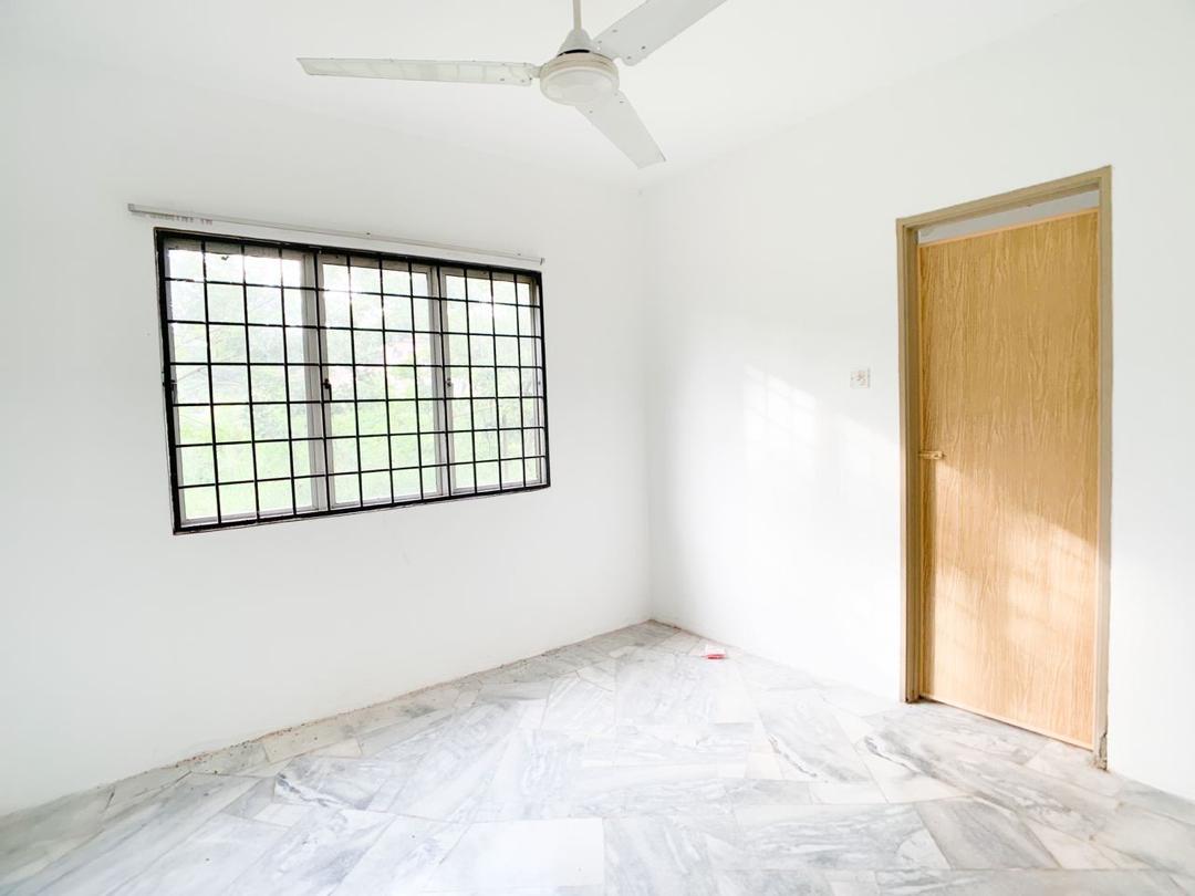Apartment Dahlia Saujana Utama Sungai Buloh - photo 5