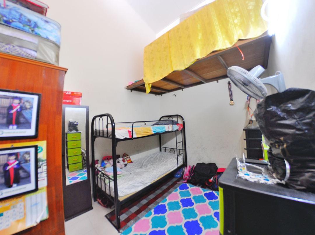 Town House Upper Unit Taman Seri Alam Saujana Utam - photo 5