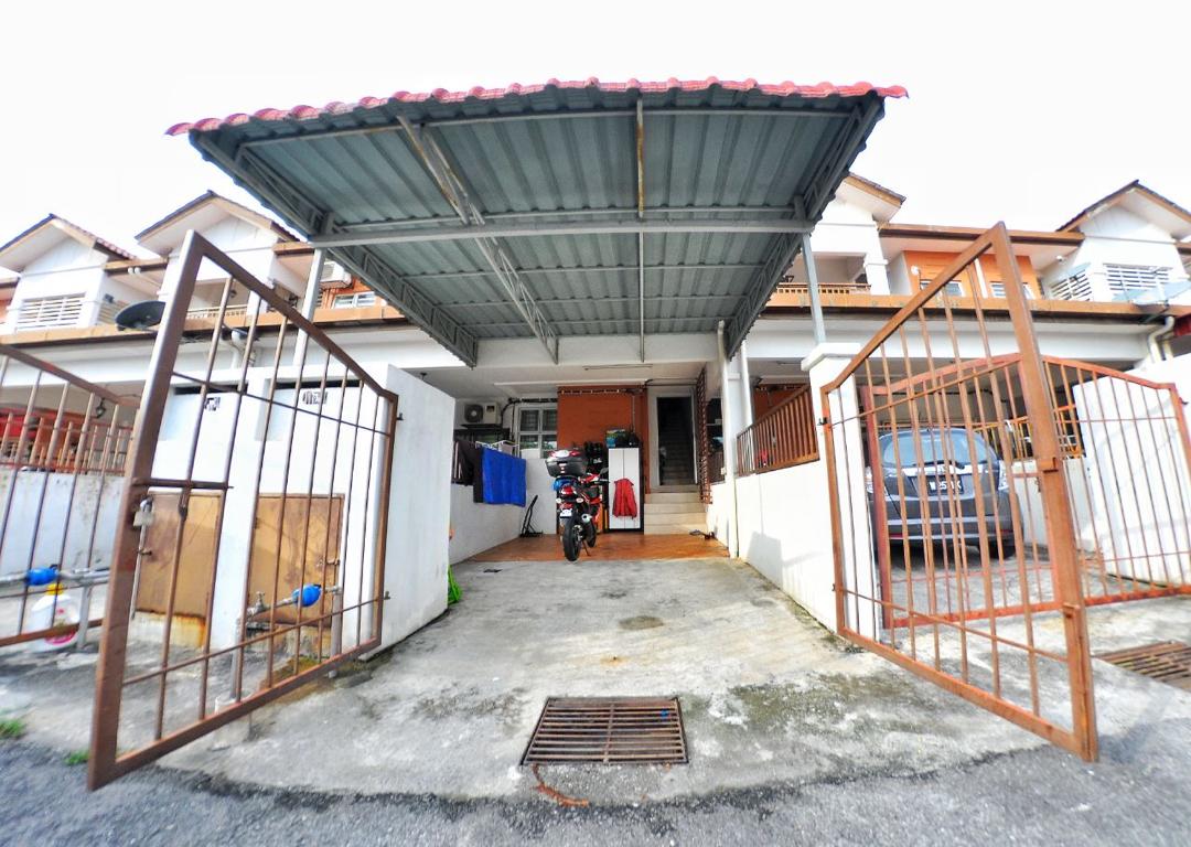 Town House Upper Unit Taman Seri Alam Saujana Utam - photo 10