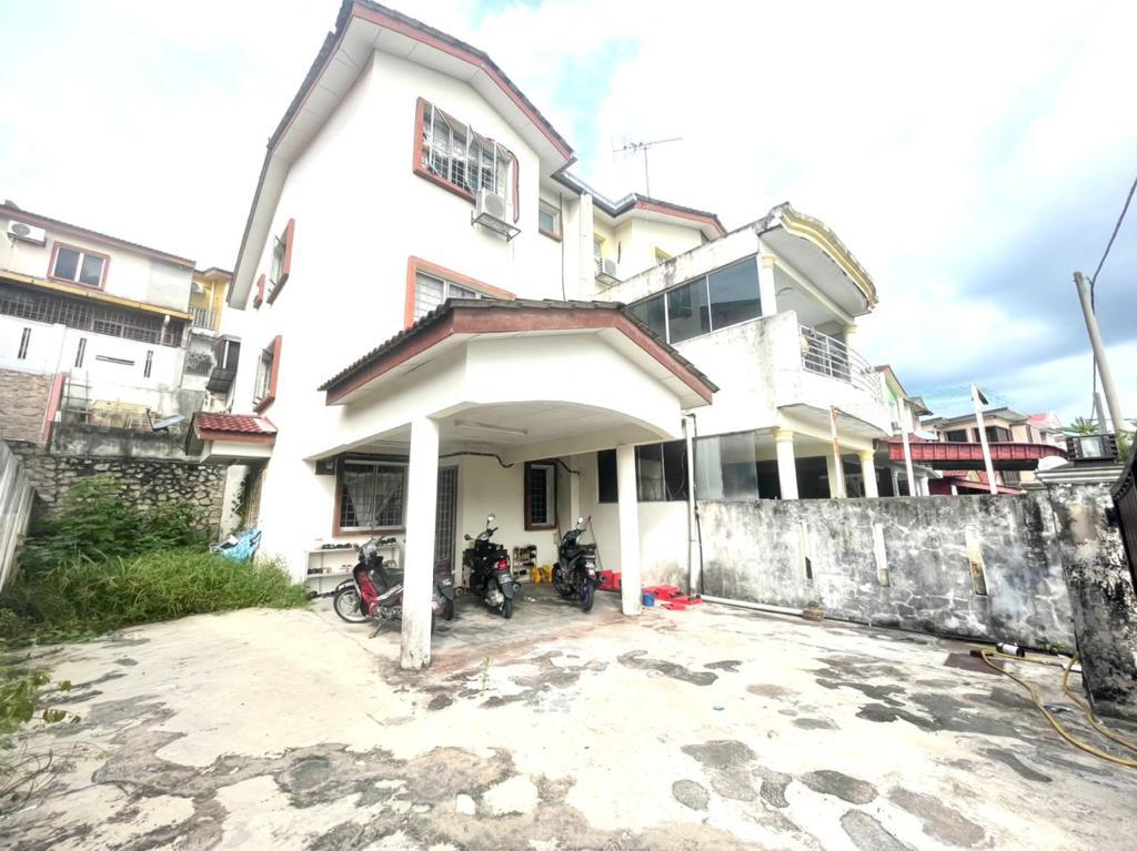 3 Storey End Lot Taman Selayang Mulia - photo 2