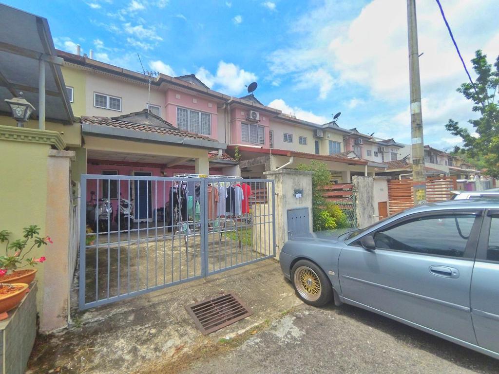 Double Storey House Taman Puncak Jalil  PUJ 9 - photo 2