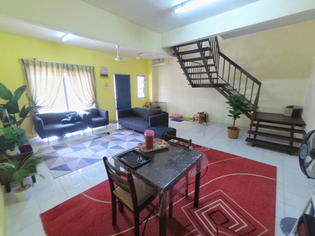 Double Storey House Taman Puncak Jalil  PUJ 9 - photo 4