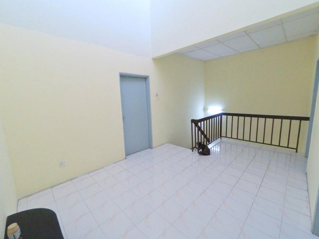 Double Storey House Taman Puncak Jalil  PUJ 9 - photo 12