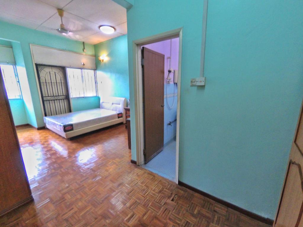 Double Storey Terrace Taman Tuanku Jaafar, - photo 4