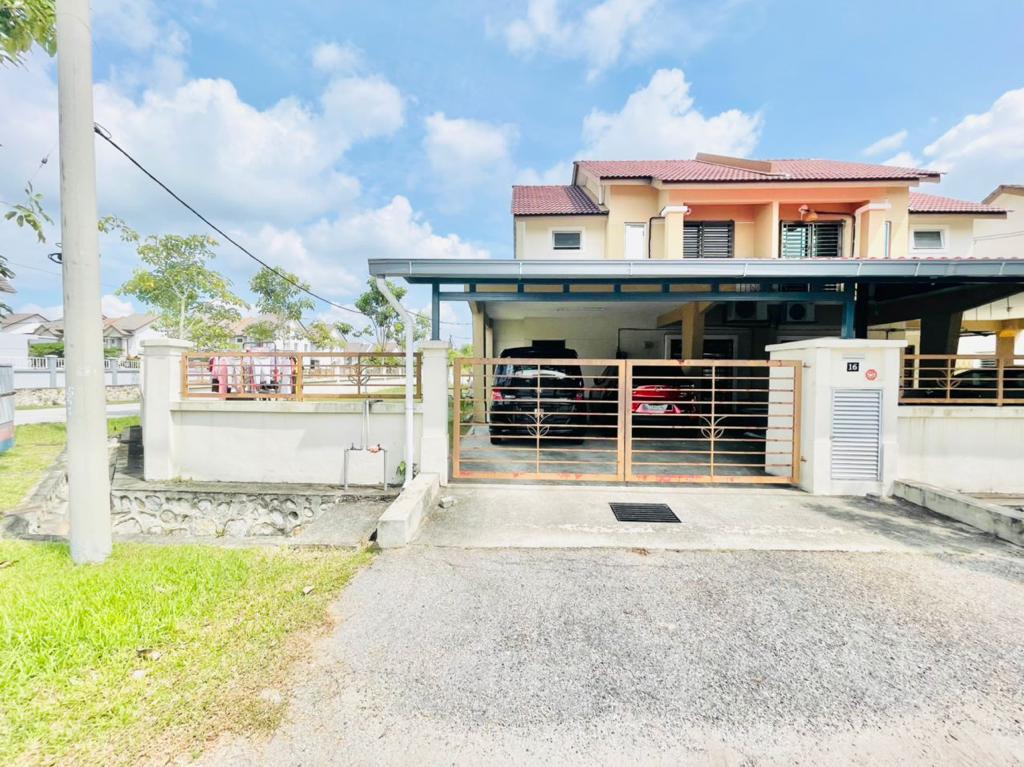 Double Storey CORNER LOT SEMI-D Alam Suria - photo 1