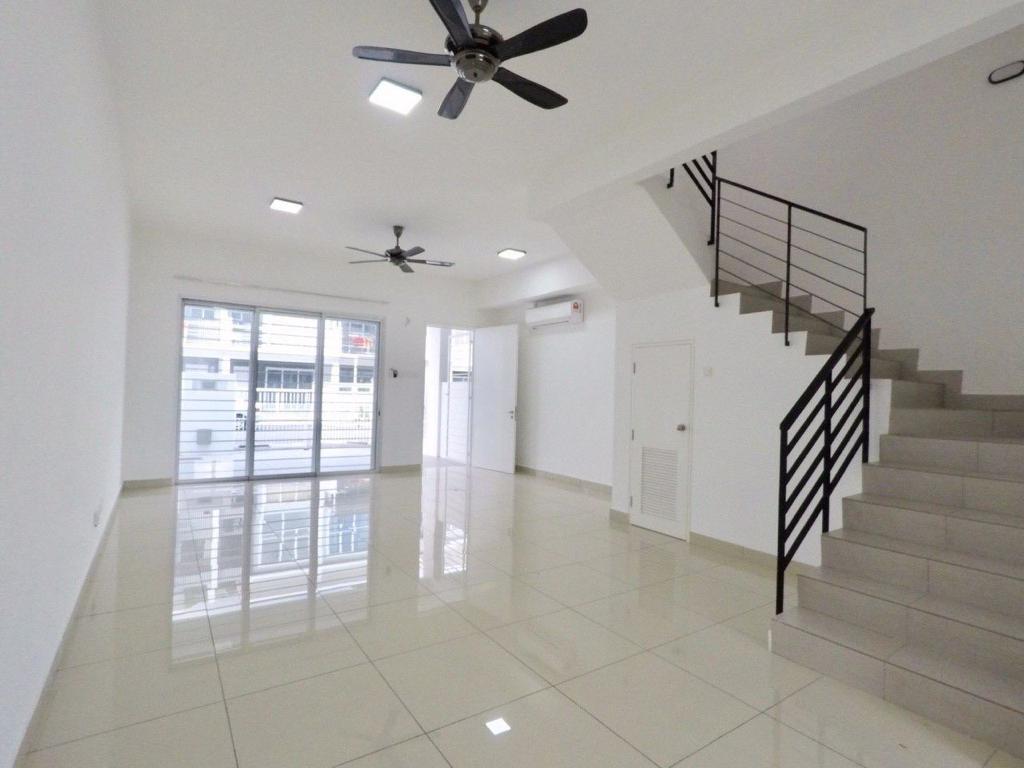 NEW FREEHOLD 3 Storey Terrace Taman Bayu Heights 2 - photo 3