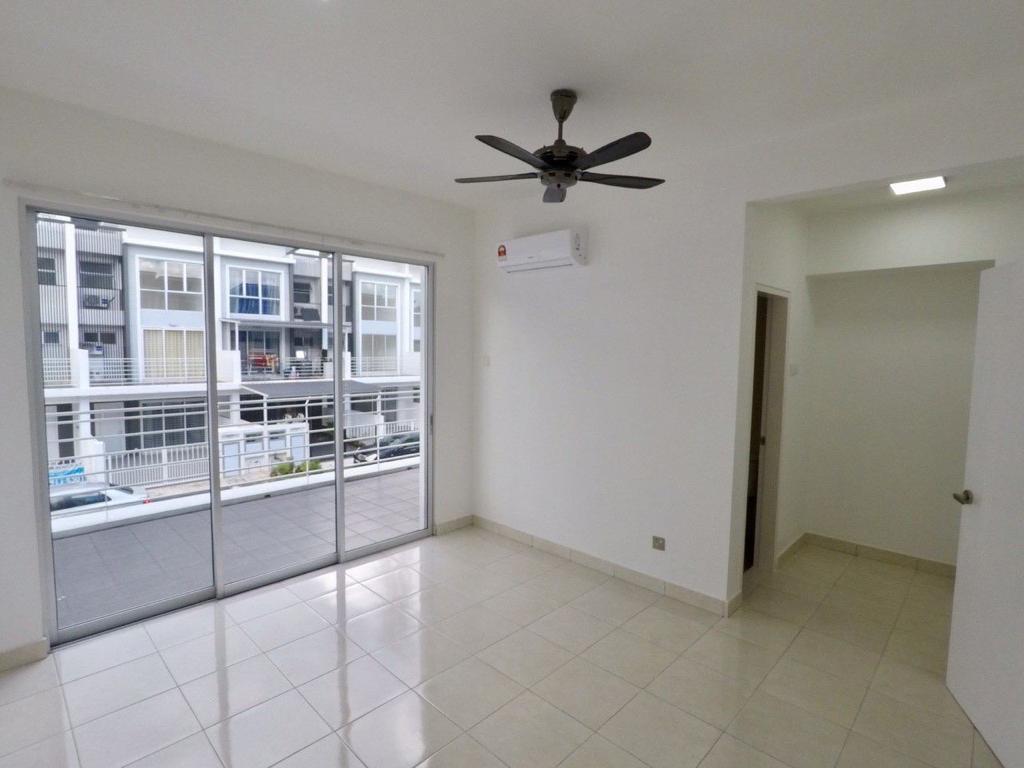 NEW FREEHOLD 3 Storey Terrace Taman Bayu Heights 2 - photo 4