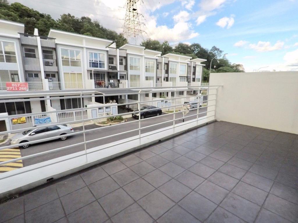 NEW FREEHOLD 3 Storey Terrace Taman Bayu Heights 2 - photo 5