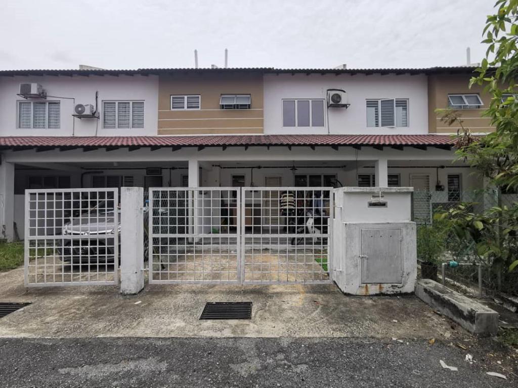 Double Storey House Topaz 4 Bdr Saujana Putra