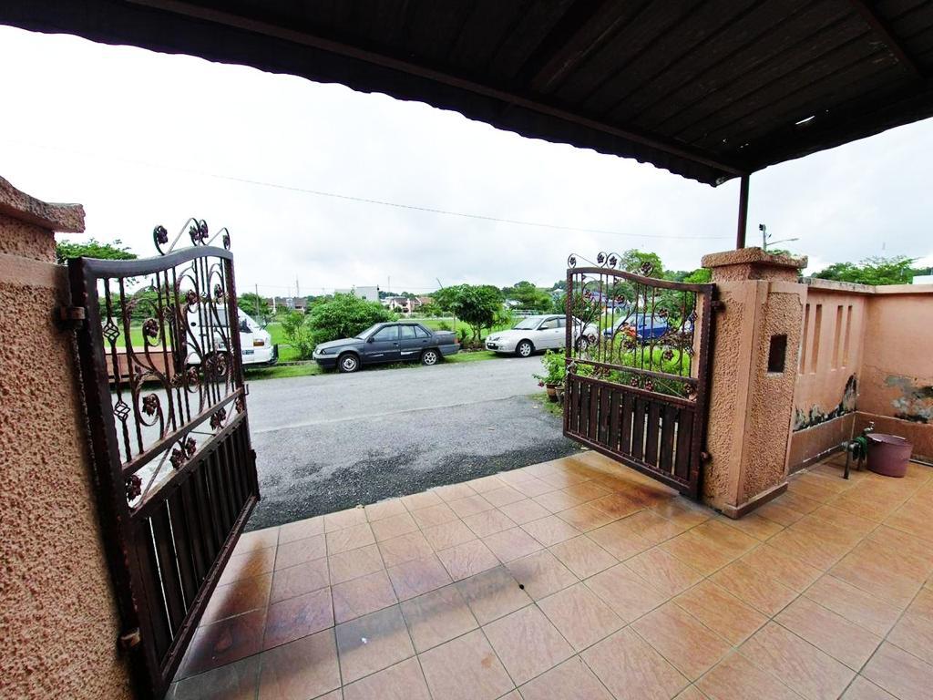 1 Storey Terrace House Taman Petaling Indah Klang - photo 2