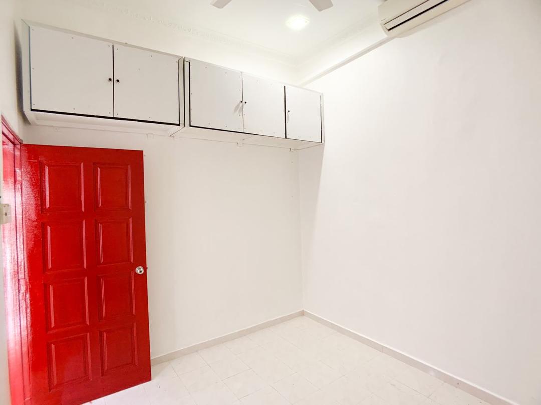 Taman Jati Indah, Seksyen 32, Bukit Naga - photo 5