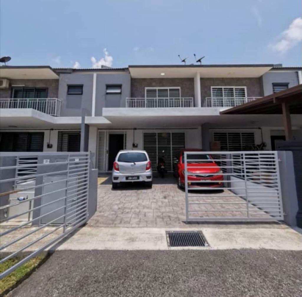 2 Storey Fasa 3A Camellia, Saujana KLIA