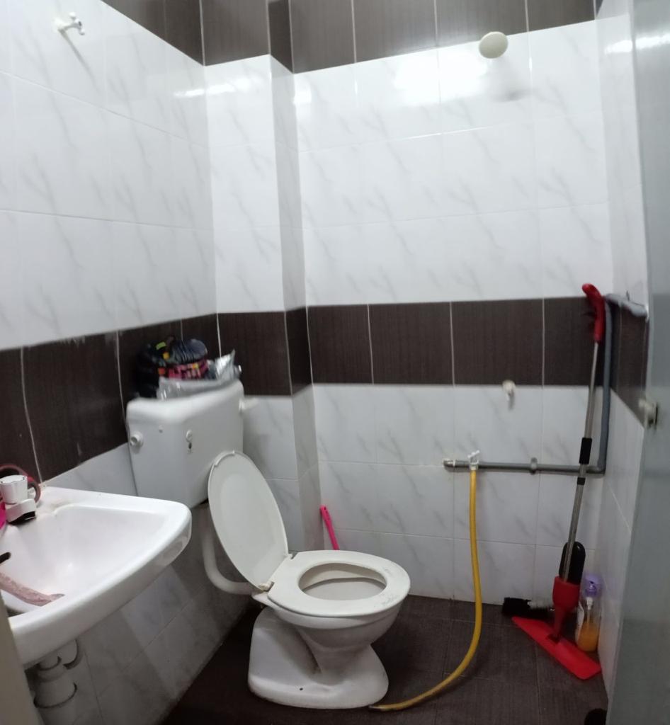 1st storey Taman Cutra 3 Bukit Naga Seksyen 32 - photo 6