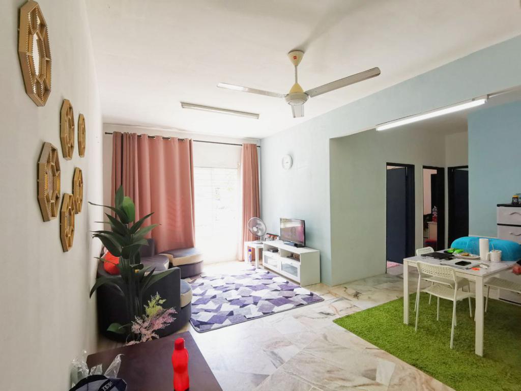 APARTMENT WARNASARI 3, PUNCAK ALAM - photo 2