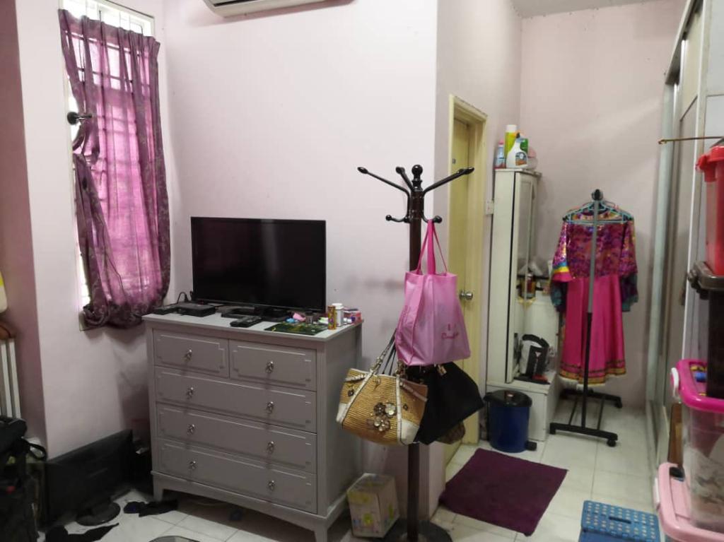 Double Storey Terrace Taman Putra Budiman - photo 11