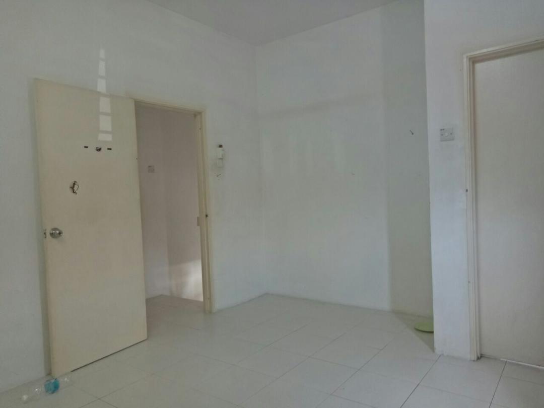Double Storey House SP 8, Bdr Saujana Putra - photo 5