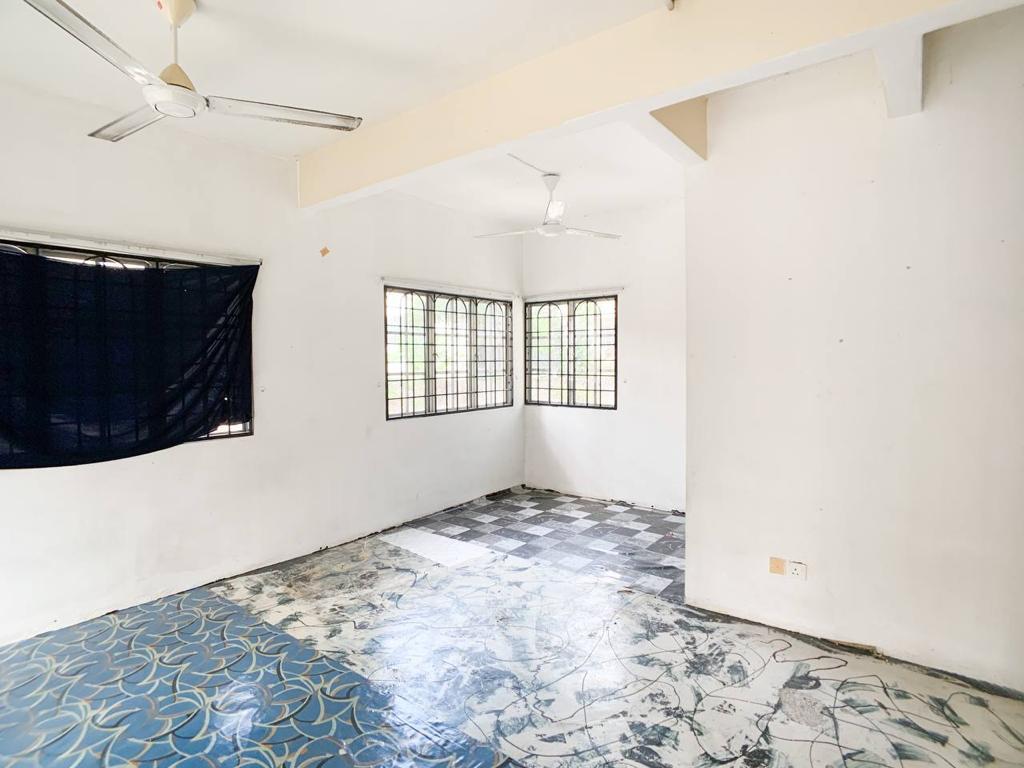 End Lot Double storey Jalan cakera purnama 12 - photo 5