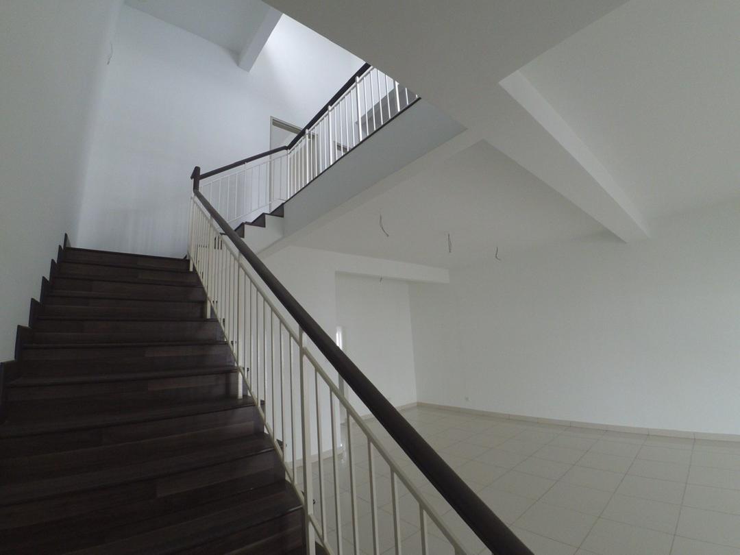 Double Storey Terrace House Laman Azalea - photo 9