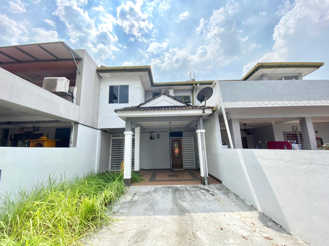 Double Storey House, Taman Putra Perdana, Puchong - photo 2
