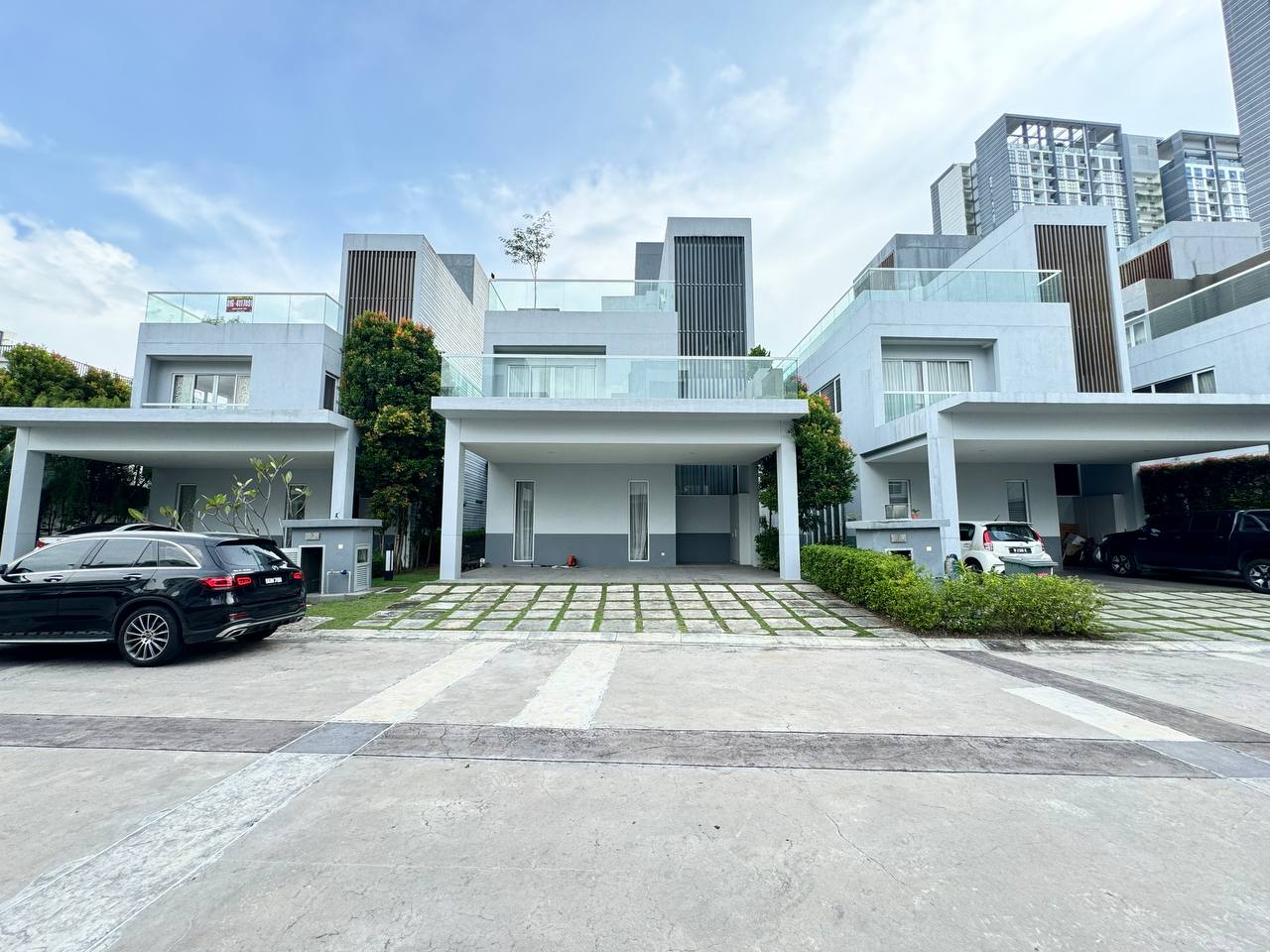 Three Storey Bungalow Lakefront Villa Cyberjaya - photo 2