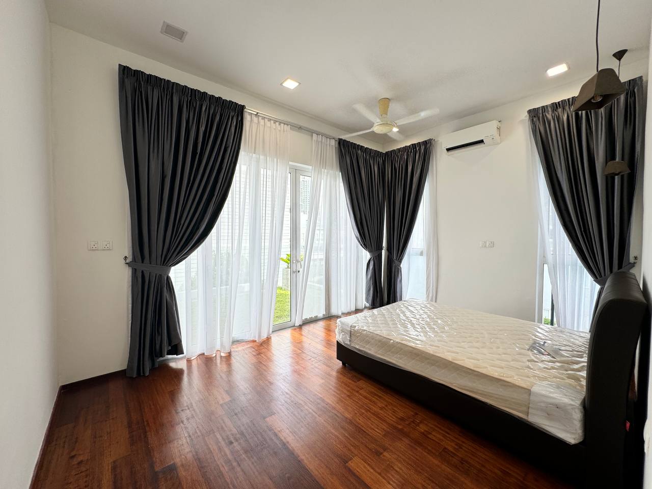 Three Storey Bungalow Lakefront Villa Cyberjaya - photo 10