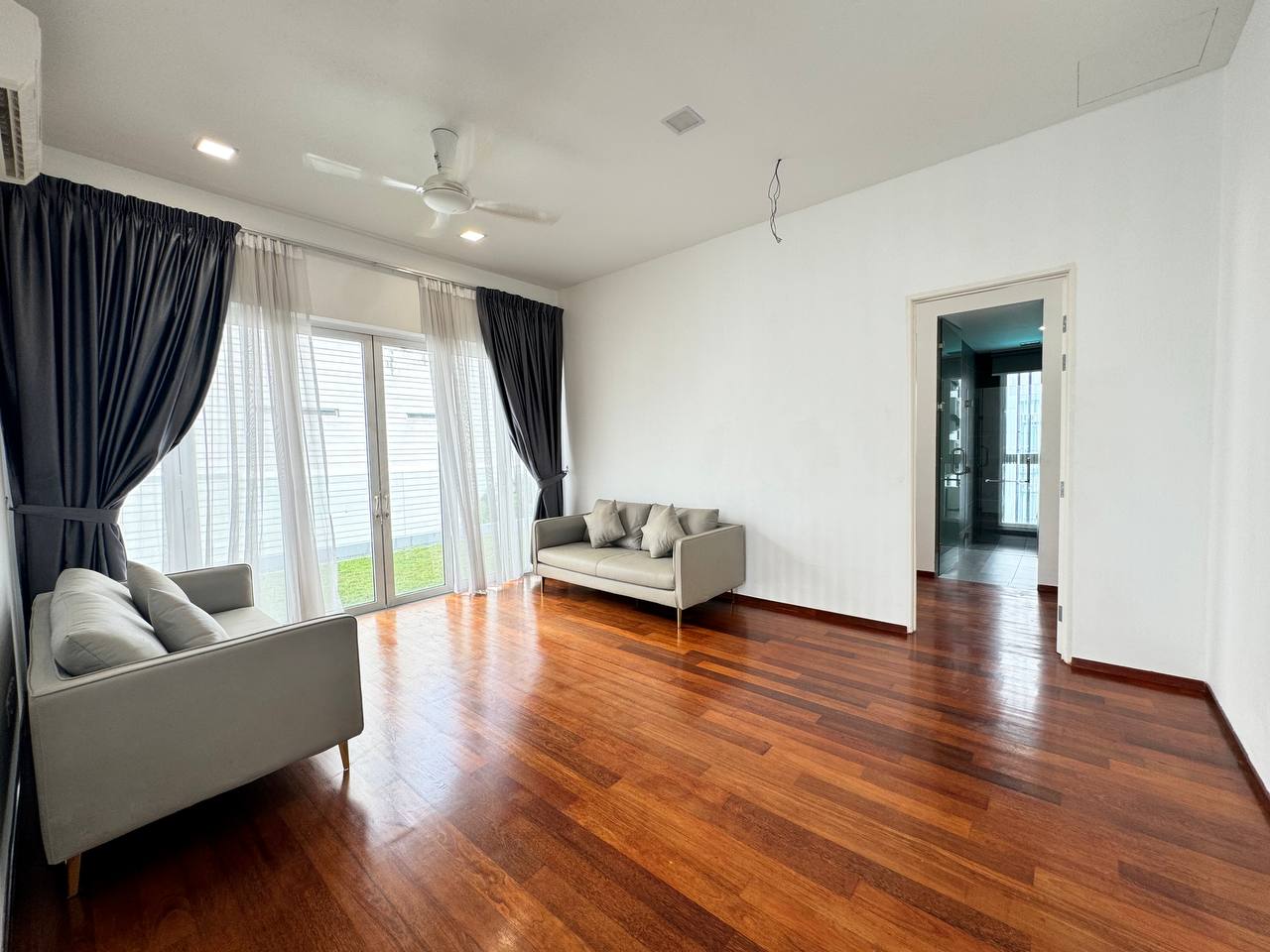 Three Storey Bungalow Lakefront Villa Cyberjaya - photo 11