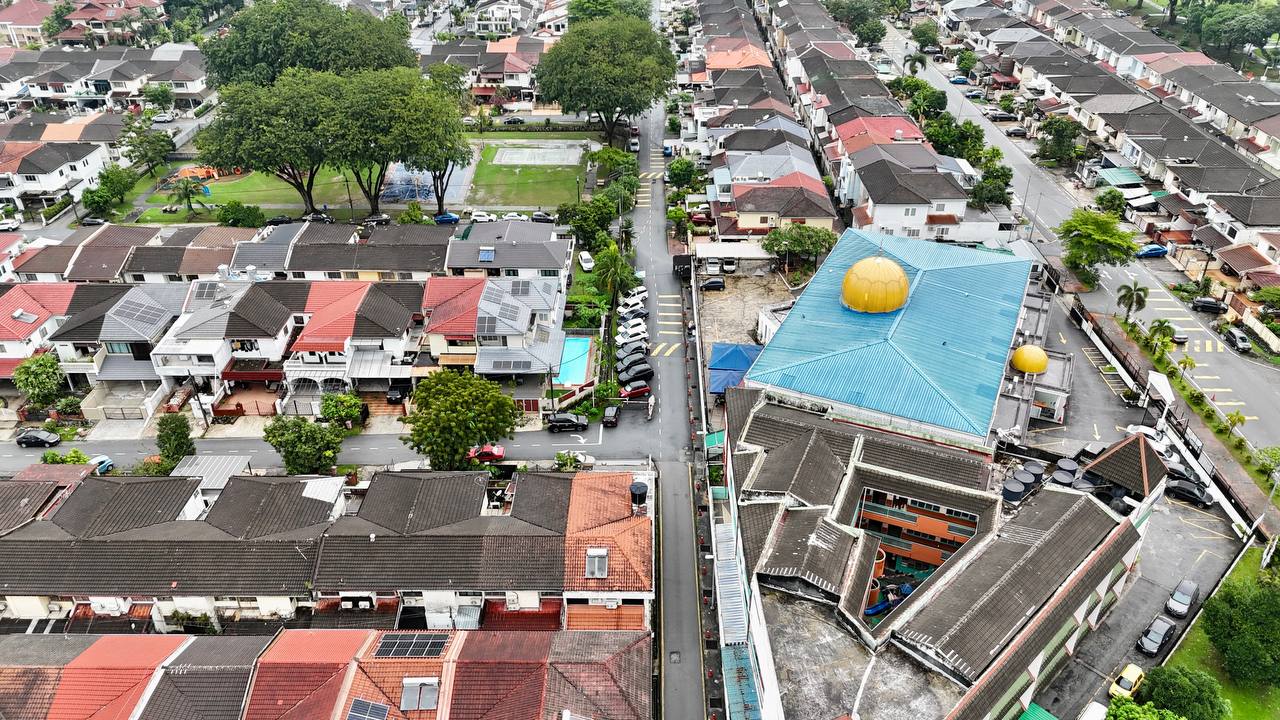 Corner Lot Double Storey Damansara Utama - photo 4
