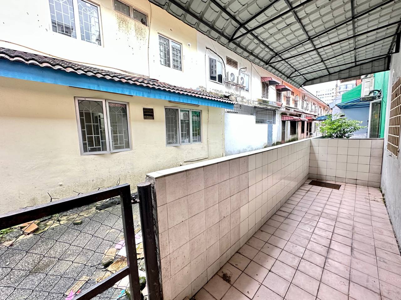 Double Storey Inter Taman Kelana Indah Ss7 Pj - photo 10