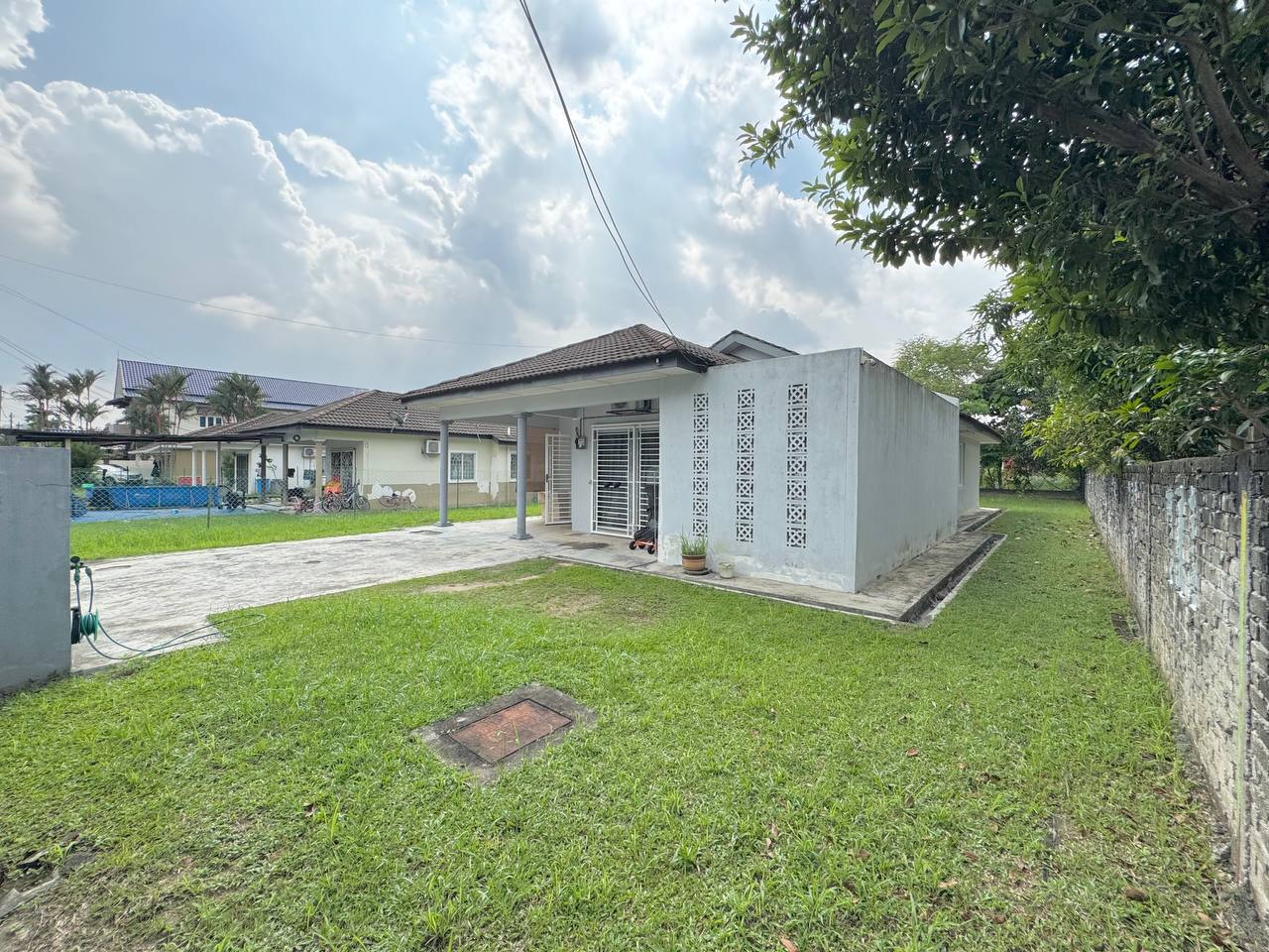 Single Storey Bungalow House, Desa Subang Permai, - photo 5