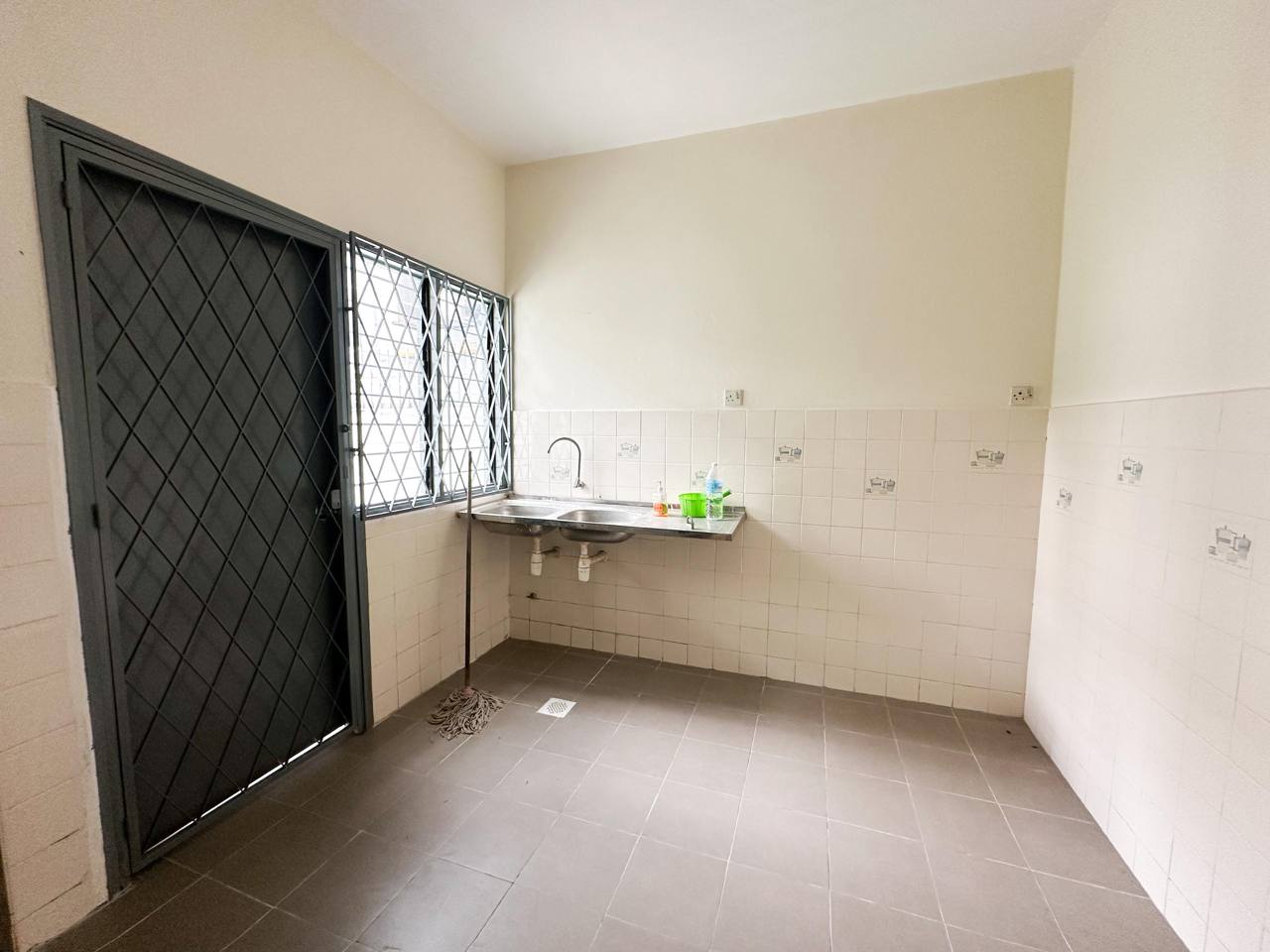 Double Storey Basic Unit Usj 2 Inter - photo 2