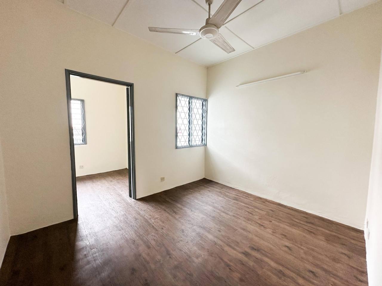 Double Storey Basic Unit Usj 2 Inter - photo 4