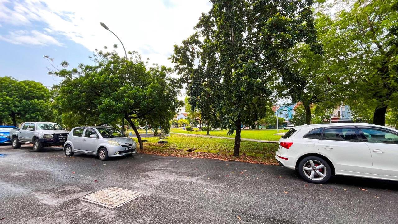 Two Half Storey Lake View Homes Puchong Fully Furn - photo 3