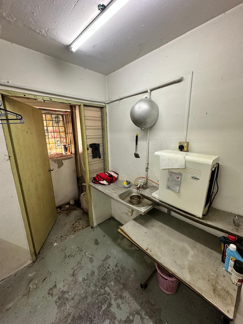 Rumah Teres 2 Tingkat Taman Keramat AU2A - photo 11