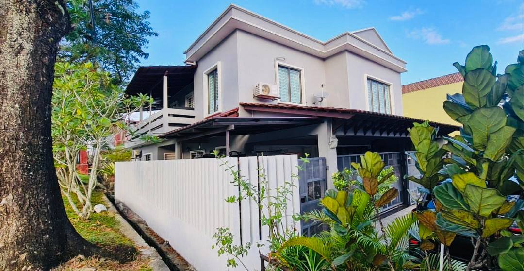 Double Storey Corner Taman Ampang Indah - photo 2