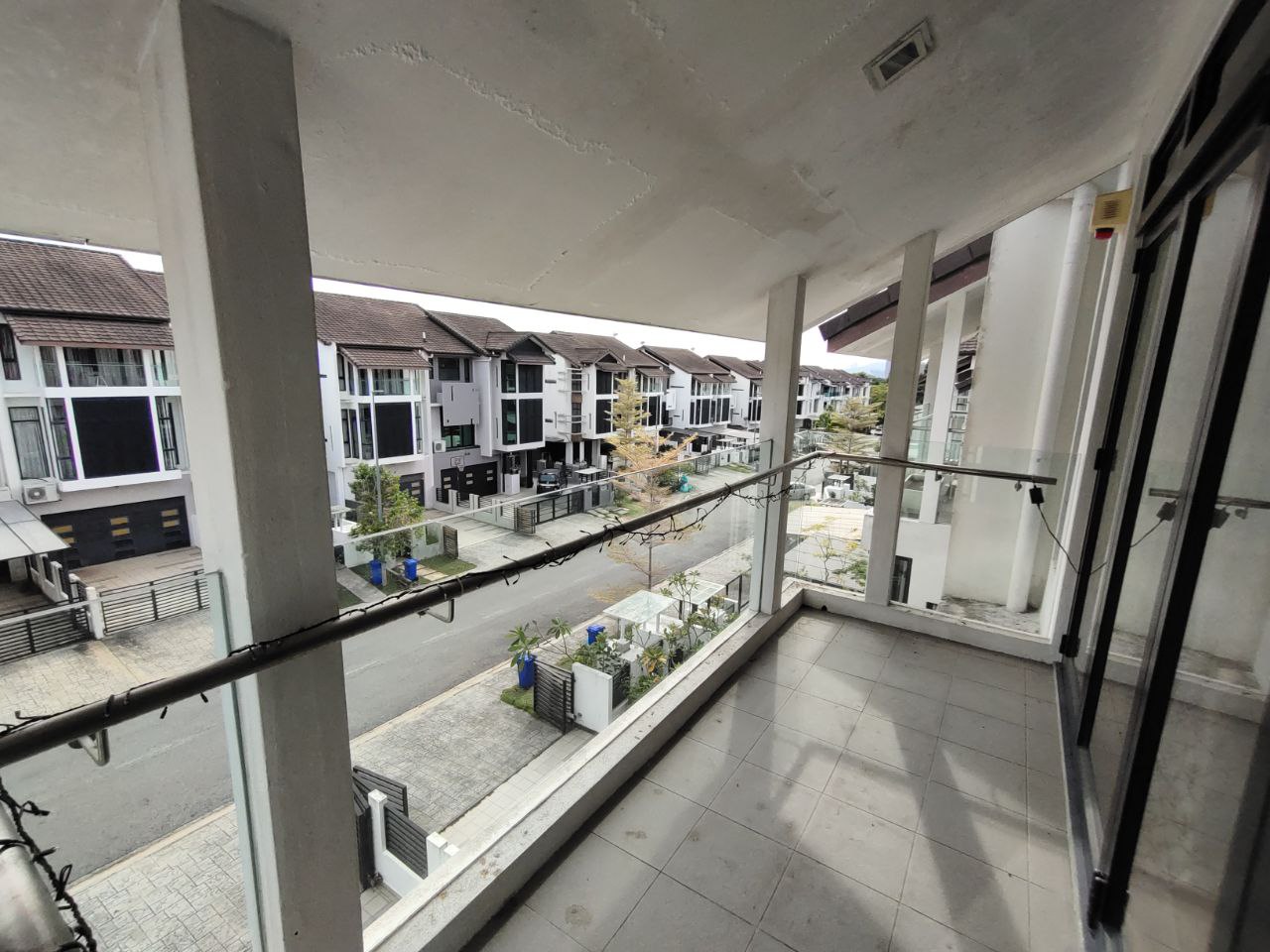 Three Storey Superlink Maple Denai Alam - photo 6