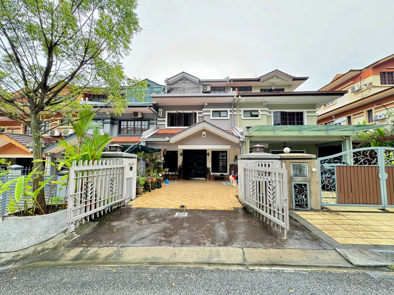 Three Storey Inter Laman Oakleaf Bukit Antarabangs - photo 2
