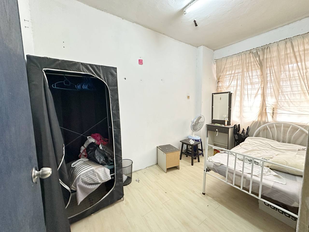 Flat Pkns Kg Baru Kl Blok B - photo 4