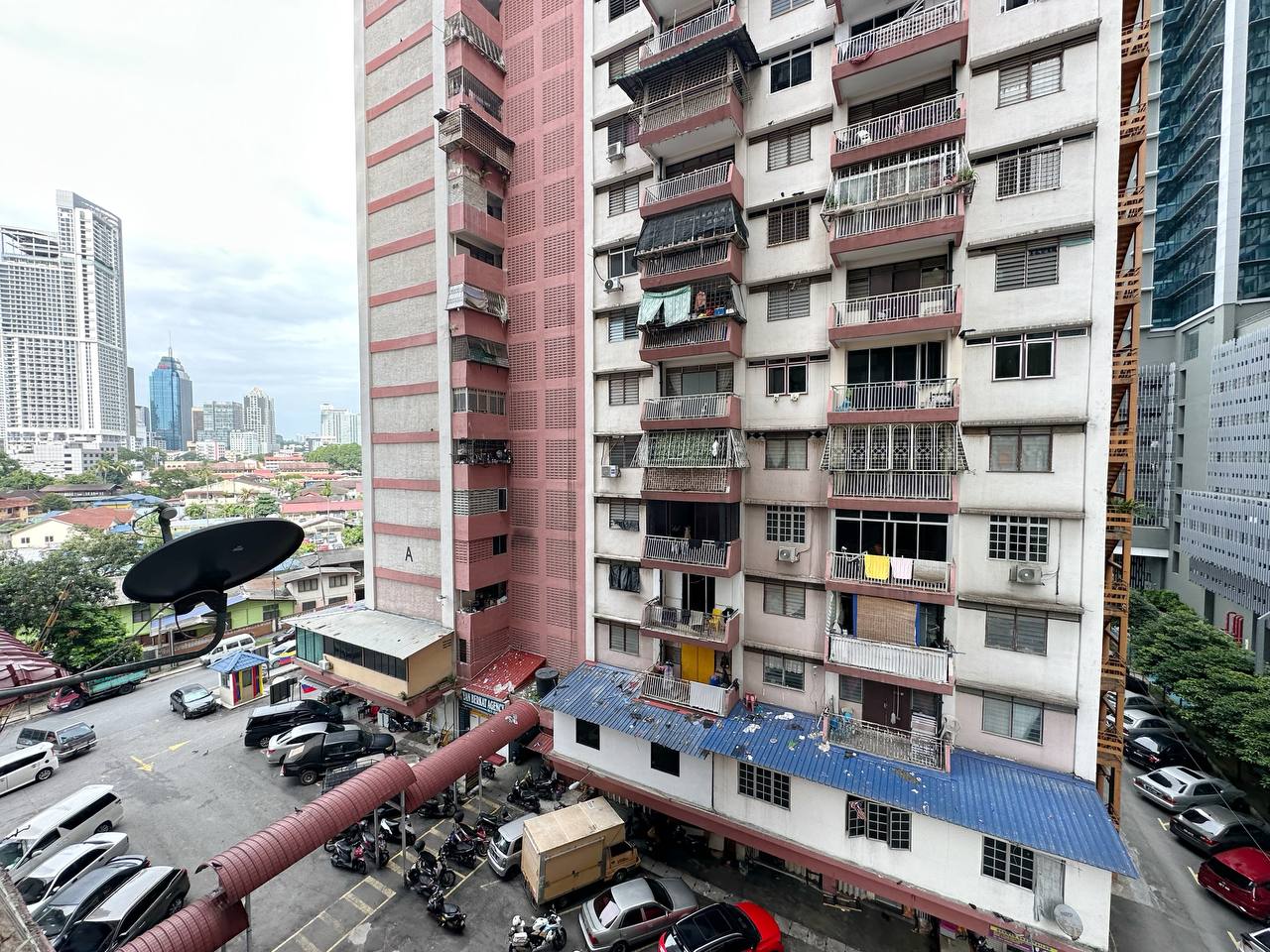 Flat Pkns Kg Baru Kl Blok B - photo 7