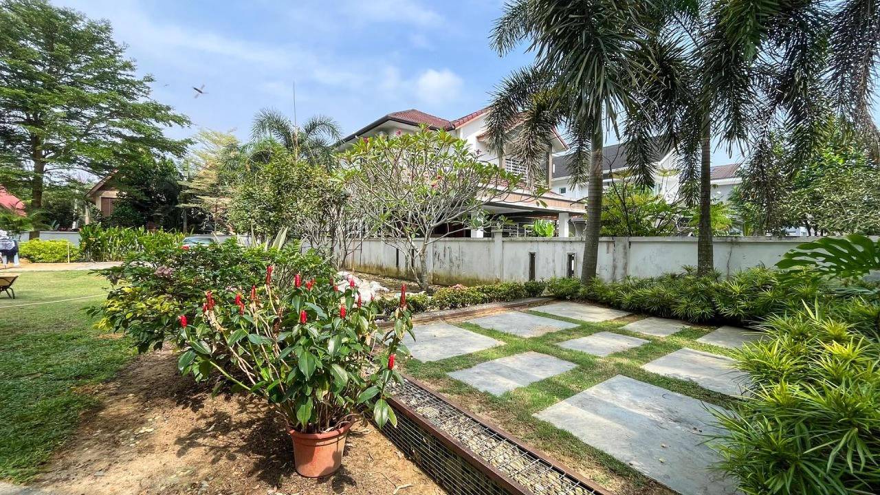 Two and Half Storey Bungalow Near Bukit Rahman Put - photo 3
