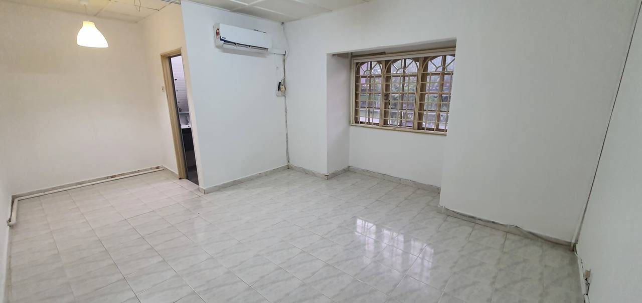 Double Storey Inter Taman Pinggiran Bt Caves - photo 13