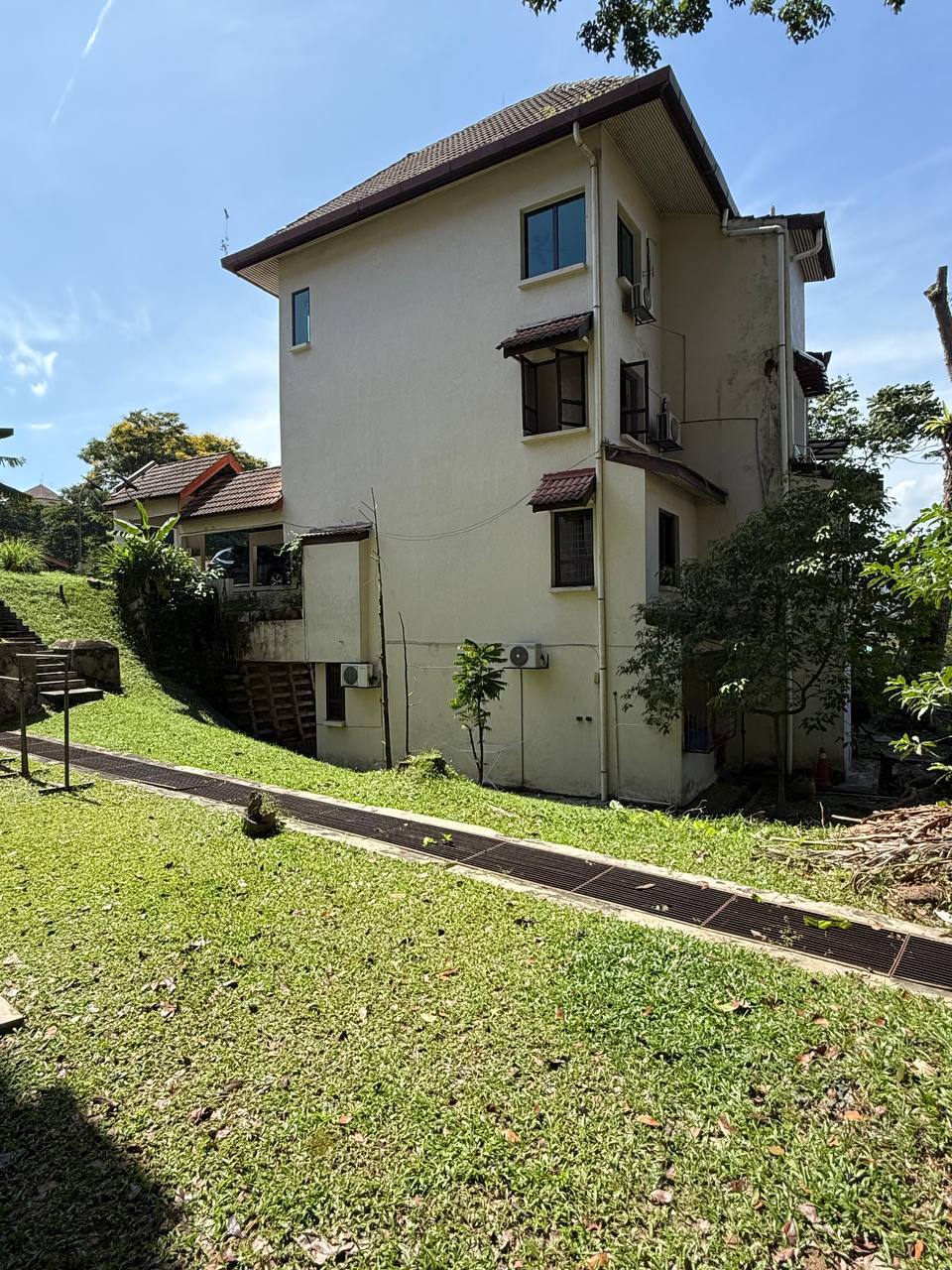 Two Storey Endlot Upper Level Townhouse Sri Ayu Se - photo 4
