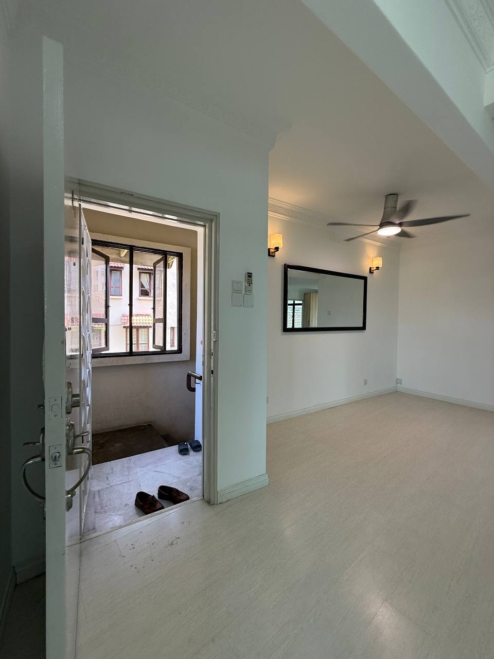 Two Storey Endlot Upper Level Townhouse Sri Ayu Se - photo 5