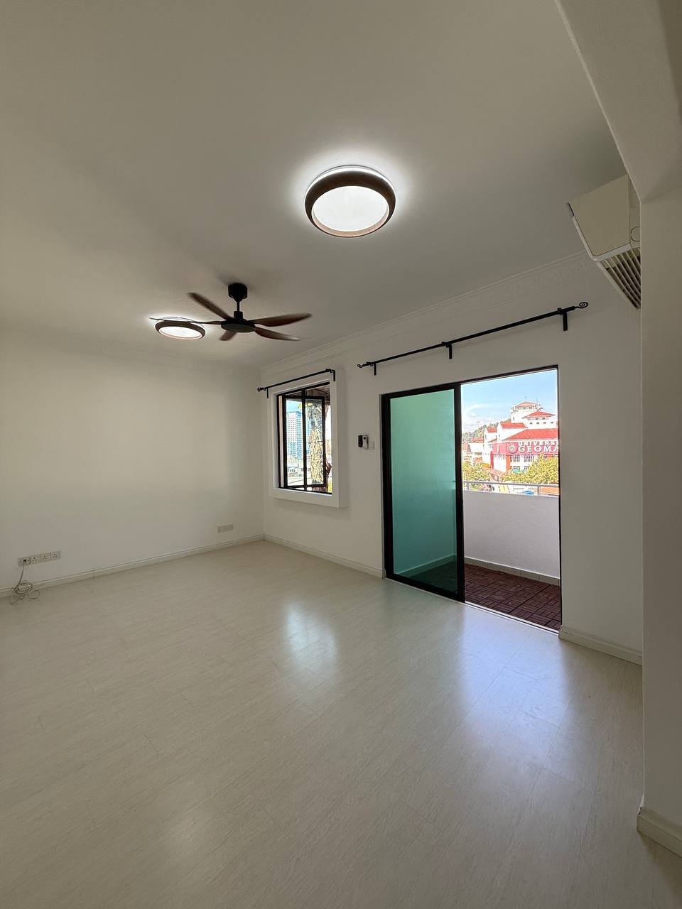 Two Storey Endlot Upper Level Townhouse Sri Ayu Se - photo 11
