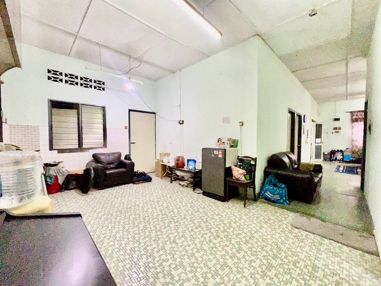 Single Storey Bungalow Seri Kembangan Near upm - photo 7