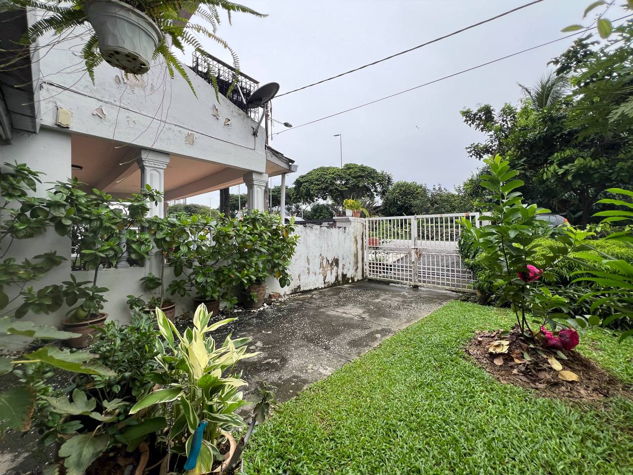 Double Storey Ss7 Kelana Jaya Renovated - photo 4