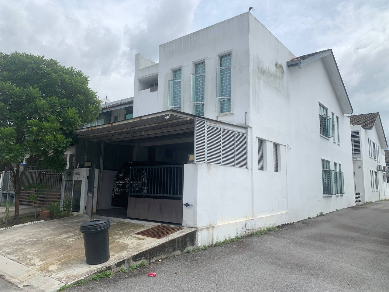 Double Storey Endlot Bangi Avenue Renovated - photo 2