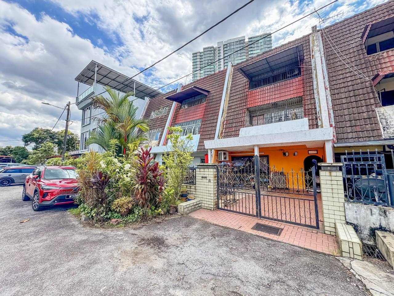 Two and half storey Taman Kok Lian Inter - photo 3