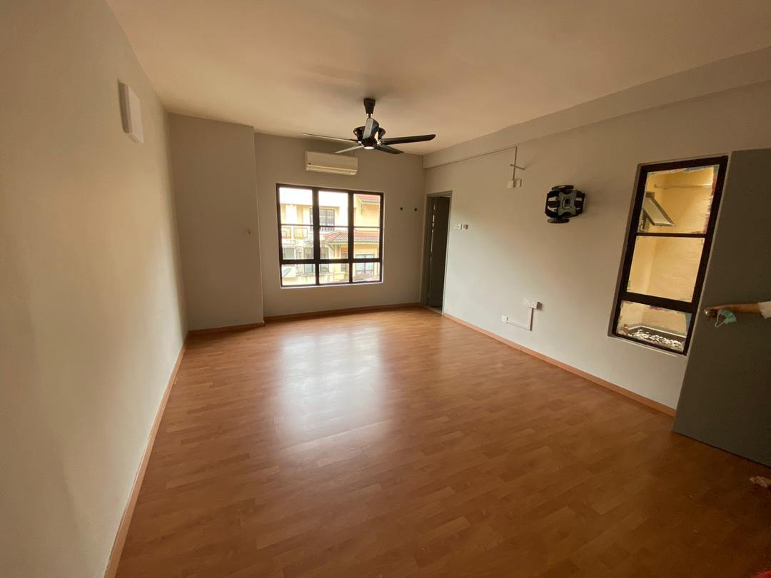 Three storey townhouse upper level Prima Court Tam - photo 4