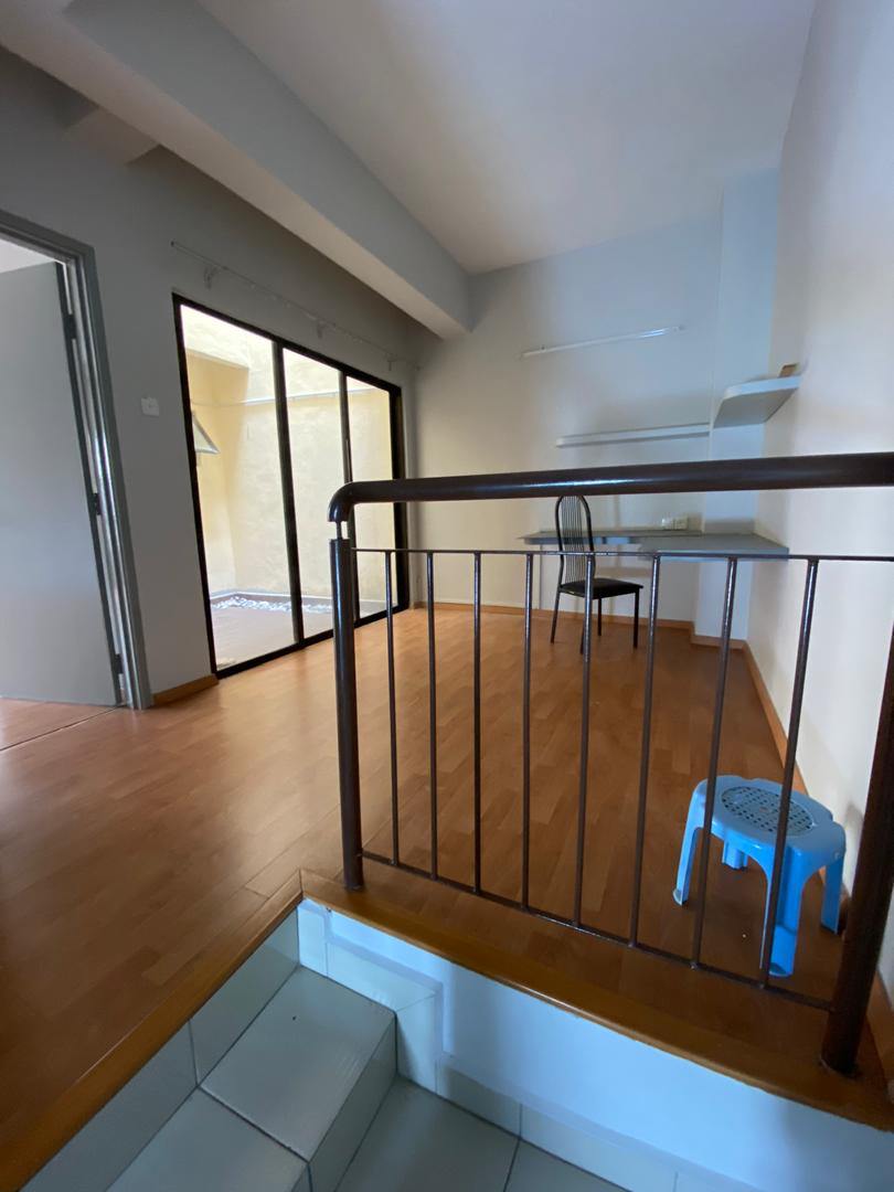 Three storey townhouse upper level Prima Court Tam - photo 5
