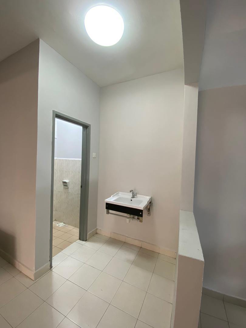 Three storey townhouse upper level Prima Court Tam - photo 7